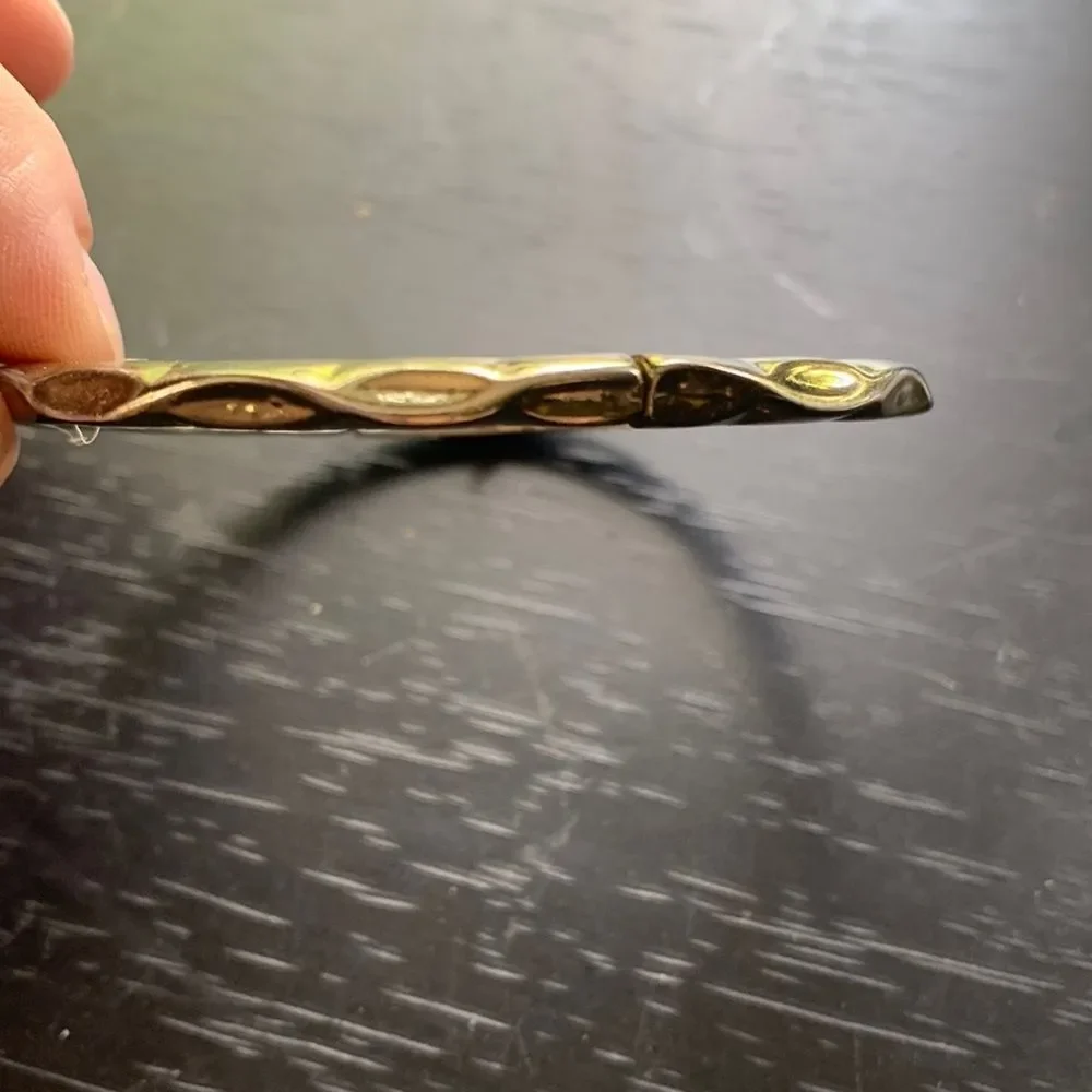 Vintage Gold Tone Bangle stretchy bracelet